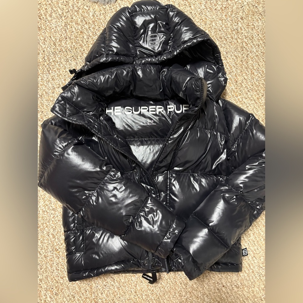 Black aritzia super puff